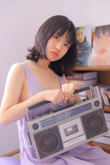按在玻璃窗前C